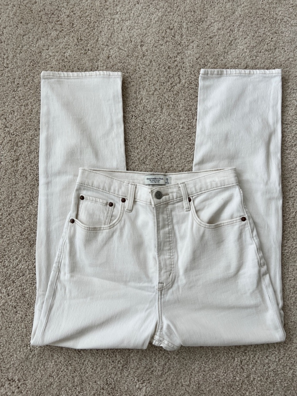 A&F Ankle Straight Ultra High Rise jeans, size 6